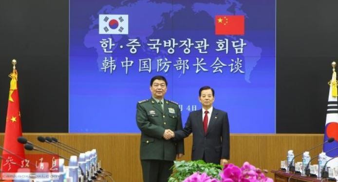 Bộ trưởng Quốc phòng Trung Quốc và Bộ trưởng Quốc phòng Hàn Quốc Han Min-koo
