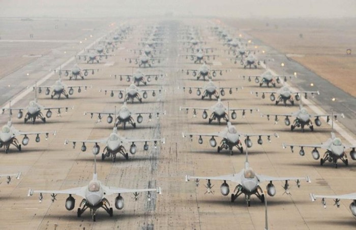 Biên đội máy bay chiến đấu F-16 Mỹ triển khai ở Hàn Quốc