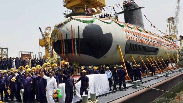 Ngày 6 tháng 4 năm 2015, Ấn Độ hạ thủy tàu ngầm lớp Scorpene đầu tiên mang tên INS Kalvari