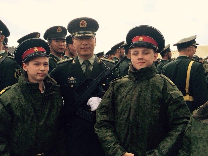 Quân đội Trung Quốc tham gia duyệt binh ở Moscow (nguồn báo Hoàn Cầu, TQ)