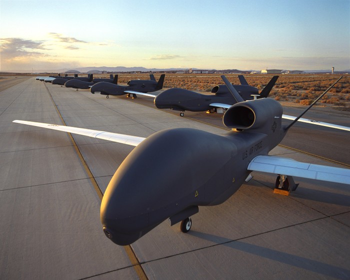 Máy bay do thám không người lái Global Hawk