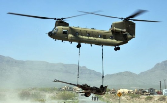 Máy bay trực thăng vận tải hạng năng CH-47 Chinook Mỹ (nguồn mạng sina Trung Quốc)