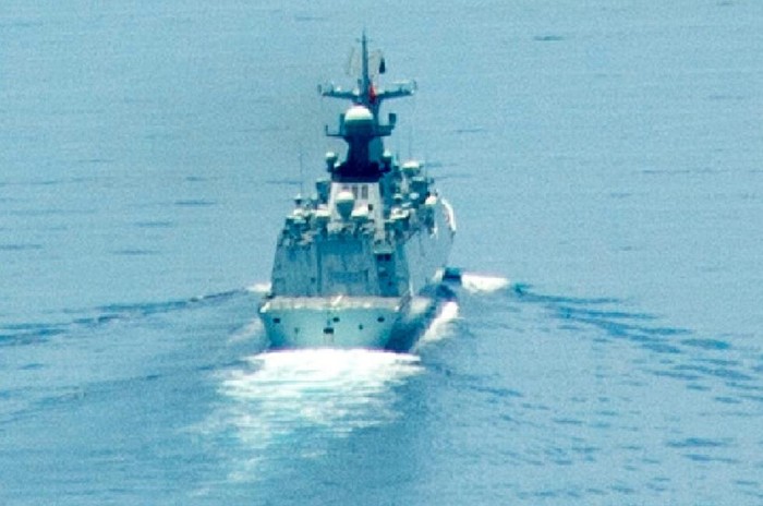 Tàu hộ vệ Diêm Thành số hiệu 546 Type 054A (biên chế cho Hạm đội Bắc Hải) Hải quân Trung Quốc theo dõi tàu tuần duyên Fort Worth ở vùng biển quần đảo Trường Sa của Việt Nam (nguồn báo Hoàn Cầu, Trung Quốc)