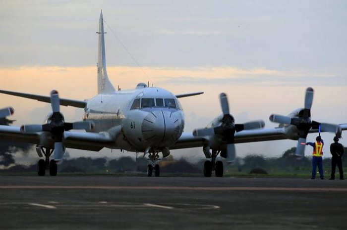 Máy bay tuần tra săn ngầm P-3C Orion Nhật Bản tham gia cuộc tập trận chung với Philippines ở Biển Đông - nơi Trung Quốc đang xây dựng căn cứ tàu ngầm khổng lồ ở đảo Hải Nam.