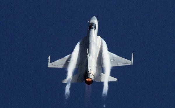 Máy bay chiến đấu hạng nhẹ JF-17 Thunder do Trung Quốc và Pakistan hợp tác chế tạo