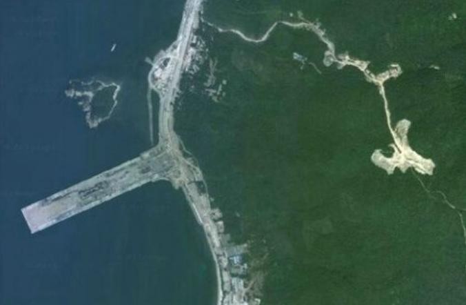 Trung Quốc xây dựng căn cứ tàu sân bay ở Tam Á - đảo Hải Nam