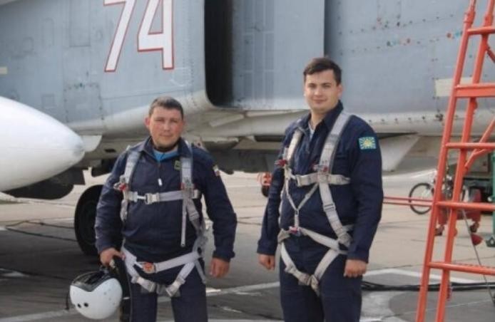 Hai phi công máy bay Su-24 Nga