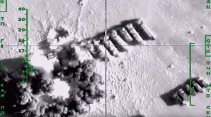 Nga không kích các xe chở dầu của IS
