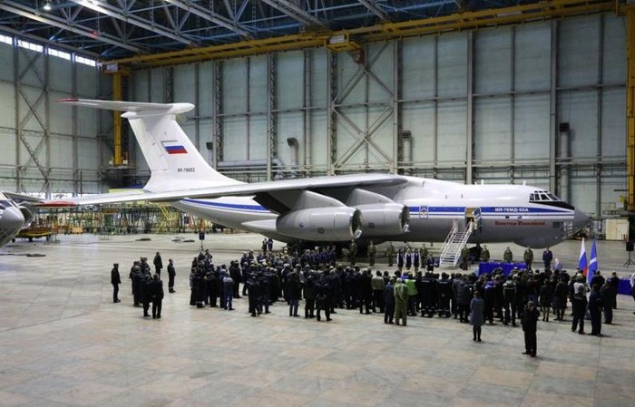 Máy bay vận tải IL-76MD-90A Viktor Livanov Không quân Nga