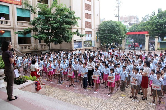 Cuộc thi vẽ tranh dành cho các bé thiếu nhi từ 5 - 12 tuổi mang tên "Ước mơ của em". Với chủ đề: Hãy vẽ lại ước mơ của em và chia sẻ với các bạn đồng trang lứa đang ngày đêm chống chọi với bệnh hiểm nghèo tại nhiều bệnh viện trên cả nước nhằm tạo ra sân chơi ngoại khóa bổ ích về nghệ thuật cho các em học sinh lứa tuổi tiểu học.