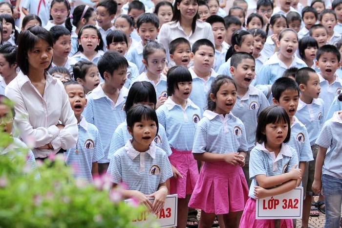 Các em cùng hô to: “Ủng hộ các bạn học sinh mắc bệnh hiểm nghèo”.