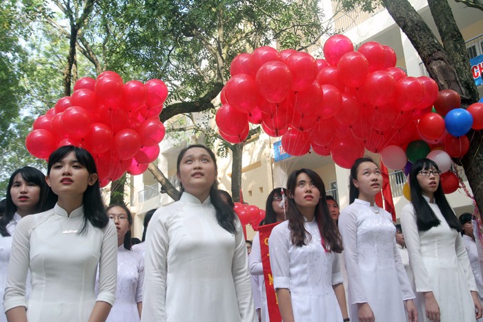 Trang nghiêm trong giây phút chào cờ.