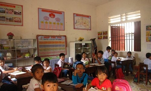 Bên trong một lớp học VNEN ở Hà Tĩnh, ảnh Lê Văn Vỵ.