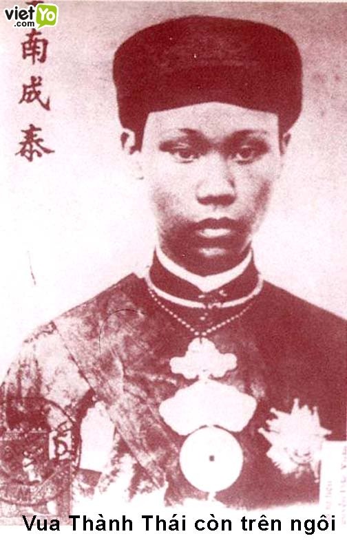 12, 13. Vua Thành Thái (14 tháng 3, 1879 – 24 tháng 3, 1954) là vị Hoàng đế thứ 10 của nhà Nguyễn, tại vị từ 1889 đến 1907. Do chốngPháp nên ông, cùng với các vua Hàm Nghi và Duy Tân, là 3 vị vua yêu nước trong lịch sử Việt Nam thời Pháp thuộc bị đi đày tại ngoại quốc