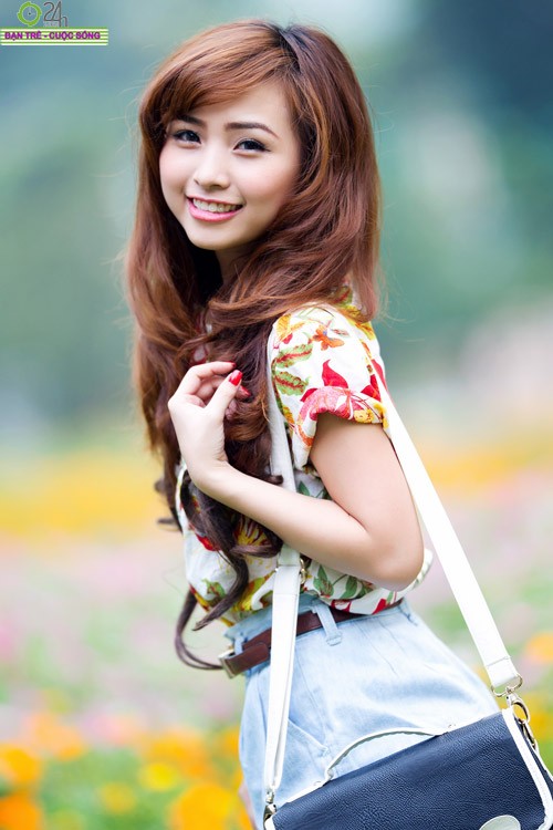 Nana nổi bật trong giới trẻ Sài Gòn vì sở hữu gương mặt búp bê và nụ cười thiên thần.