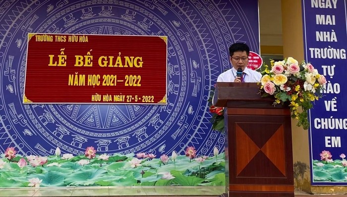 Thầy Nguyễn Trường Sinh, Hiệu trưởng Trường Trung học cơ sở Hữu Hòa. (Ảnh: Website nhà trường)