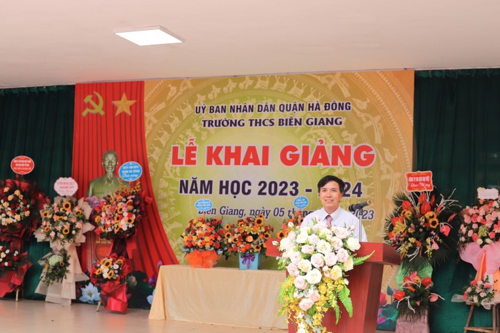 Thầy Hoàng Hồng Nam, Hiệu trưởng Trường Trung học cơ sở Biên Giang. (Ảnh: Website nhà trường)