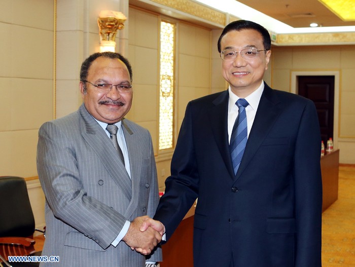 Phó Thủ tướng Trung Quốc Lý Khắc Cường tiếp Thủ tướng Papua New Guinea Peter O’Neill