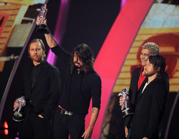 Giải Video Rock xuất sắc nhất thuộc về Foo Fighters với MV "Walk".