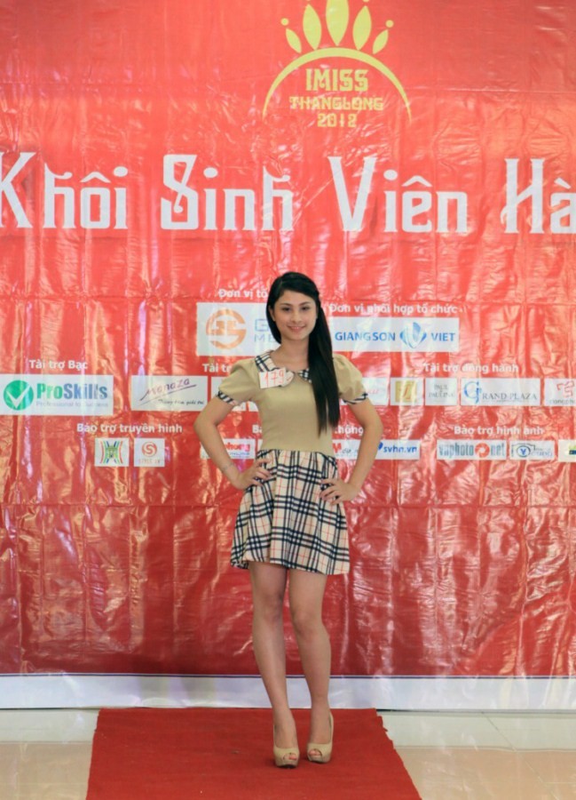 Ngẩn ngơ vì nhan sắc của Hotgirl Kiều My Chùm ảnh: Nữ sinh ĐH Ngoại thương rạng rỡ ngày khai trường