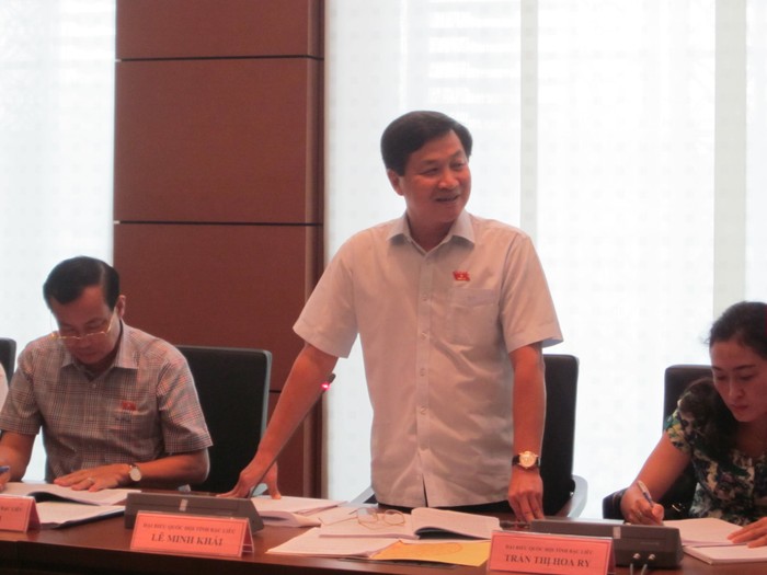Ông Lê Minh Khái giải trình nhiều ý kiến của đại biểu tại phiên thảo luận tổ.