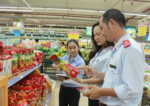 Kiểm tra chất lượng hàng hóa tại Buôn Ma Thuột.