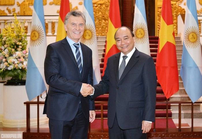 Thủ tướng Nguyễn Xuân Phúc có cuộc hội kiến với Tổng thống nước Cộng hòa Argentina Mauricio Macri. Ảnh: VGP