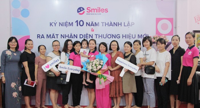 Đông đảo phụ huynh đến dự buổi lễ ý nghĩa kỷ niệm 10 năm thành lập trường.