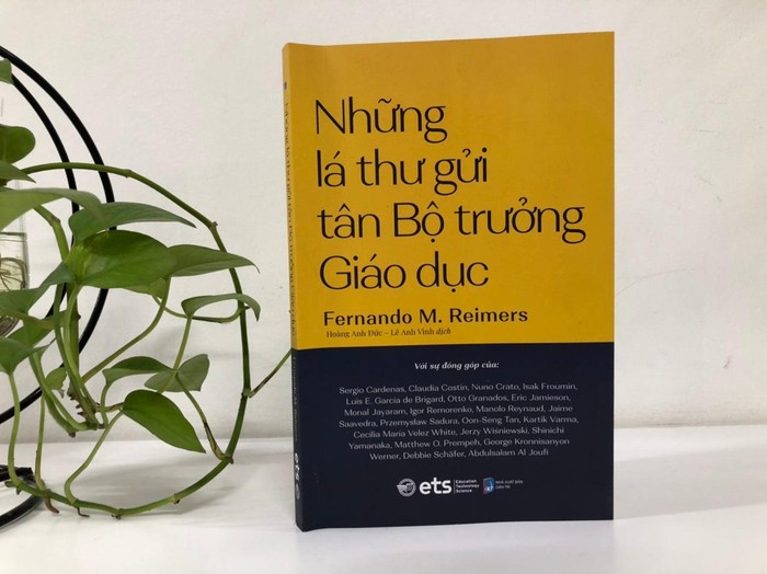 Cuốn sách là tập hợp 18 lá thư của các nhà lãnh đạo giáo dục cao cấp (nguyên Bộ trưởng, Thứ trưởng, Cố vấn cấp cao,…) của 18 quốc gia gửi tới những người kế nhiệm.