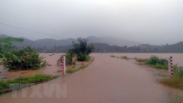 Nước lũ dâng cao tại khu vực cầu tràn Đăk Wet (xã Đăk Pxi, huyện Đăk Hà, tỉnh Kon Tum). (Ảnh: TTXVN )