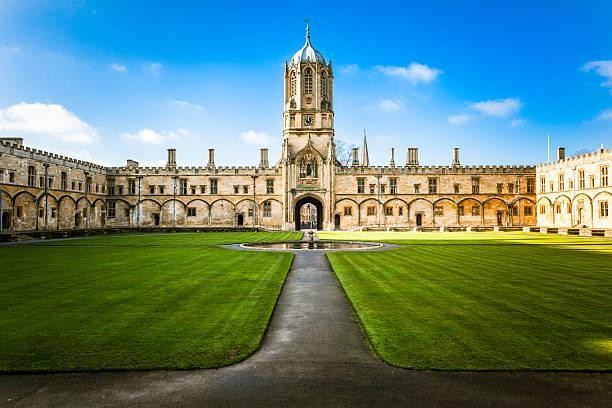 Một góc khuôn viên Đại học Oxford của Anh. Ảnh: iStock