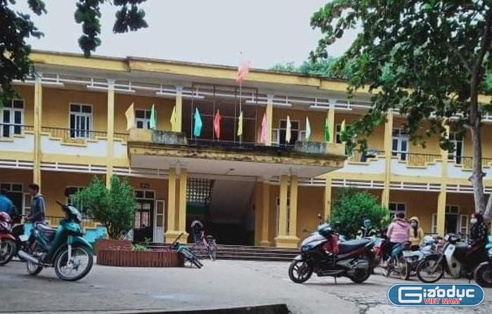 Trường Tiểu học và Trung học cơ sở Hùng Tiến bị phụ huynh phản ảnh nhiều khoản thu gây bức xúc. Ảnh: Phụ huynh cung cấp