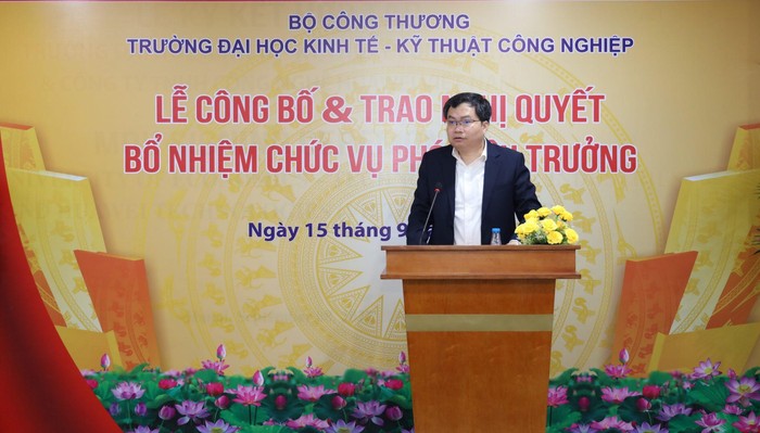 Ông Trần Việt Hòa – Vụ trưởng Vụ Khoa học Công nghệ, Bộ Công thương phát biểu tại buổi lễ.