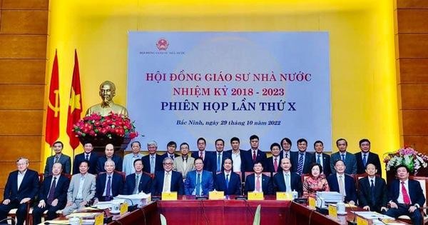 Phiên họp lần thứ 10 của Hội đồng Giáo sư Nhà nước nhiệm kỳ 2018-2023 (ngày 29/10/2022).