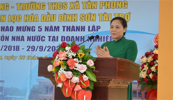 Bà Phạm Thị Như Phong - Chủ tịch Ủy ban nhân dân huyện Vũ Thư phát biểu tại buổi lễ khánh thành.