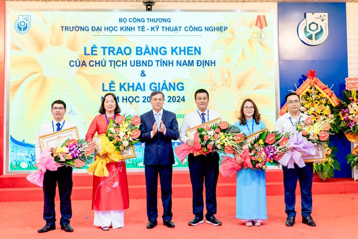 ĐH Kinh tế – Kỹ thuật Công nghiệp khai giảng năm học, chào đón hơn 5.600 tân SV ảnh 13