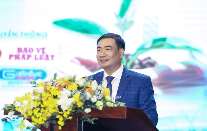 Nhà báo Nguyễn Văn Toàn - Bí thư Chi bộ, Tổng biên tập Tạp chí Môi trường và Cuộc sống phát biểu tại buổi lễ.