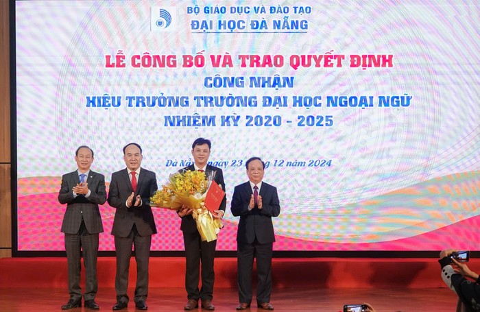 3-trao-quyet-dinh-3087.jpg