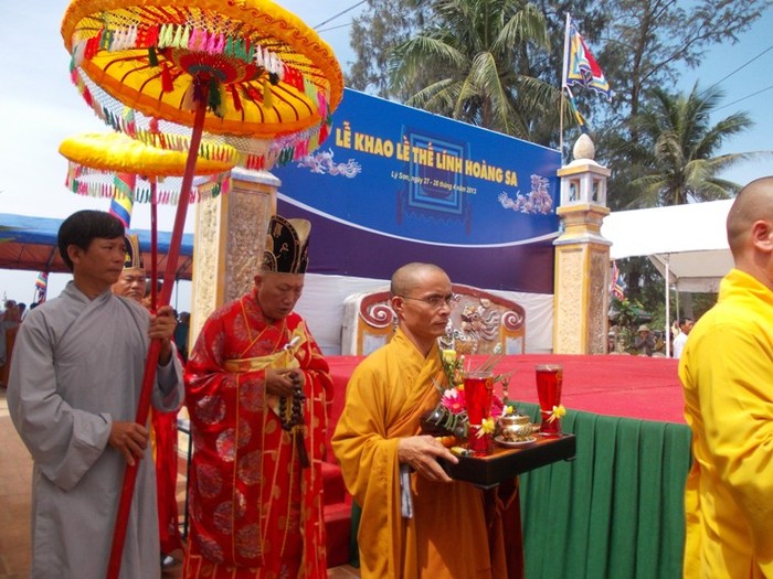 Lễ khao lề thế lính Hoàng Sa ở huyện đảo Lý Sơn, Quảng Ngãi ảnh 1