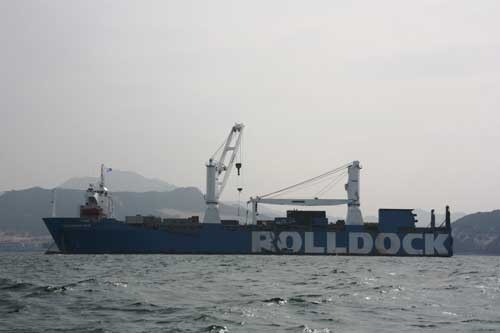Năm 2010, Hải quân Ấn Độ thuê tàu của hãng Rolldock (tàu Rolldock Sun cùng kích cỡ với Rolldock Sea) vận chuyển tàu ngầm Kilo Project 877EKM từ quân cảng Visakhapatnam tới nhà máy ở Severodvinsk để nâng cấp, hiện đại hóa