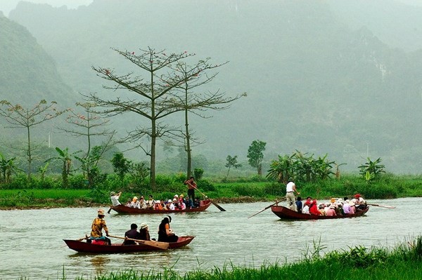 Phao cứu hộ sẽ được thả ở những vùng nước sâu tại suối Yến để đảm bảo an toàn. Ảnh ST