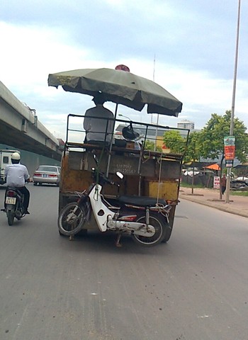 Chụp tại đường Phạm Hùng, Hà Nội. Ảnh: Tue Nguyen.