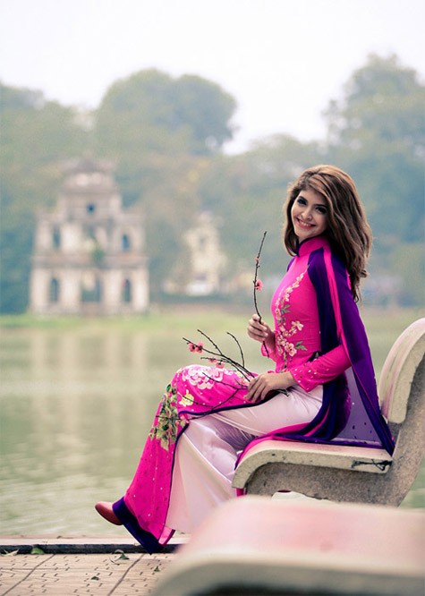 Andrea - cô mẫu tin xinh đẹp từng khiến nhiều người ngưỡng mộ trong tà áo dài Việt Nam