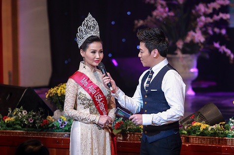 MC Phan Anh trò chuyện cùng đại sứ thiện chí Hoa hậu quý bà Đặng Thảo Sương trong chương trình