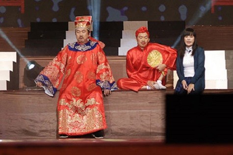 Hoài Linh diễn hài cùng Chí Tài, Cát Phượng, Trường Giang trong chương trình Xuân phát tài diễn ra tại Hà Nội - Ảnh: Quang Lâm