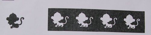 GV hướng dẫn: Quan sát hình vẽ. Chú khỉ (màu đen) được cắt ra từ ô hình nào? Hãy nối hình chú khỉ với ô hình đó.