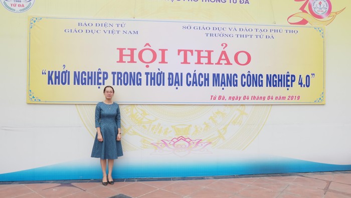 Cô giáo Bùi Thị Hương bên lề cuộc hội thảo &quot;Khởi nghiệp trong thời đại các mạng công nghiệp 4.0&quot;. (Ảnh: LC)