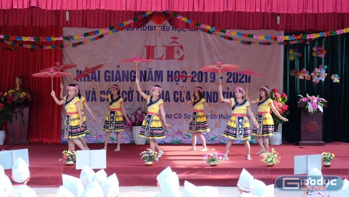 Buổi khai giảng đặc biệt tại ngôi trường miền biên viễn ảnh 7