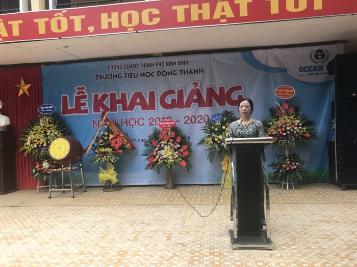 Bà Bùi Thị Sơn khi còn là hiệu trưởng trường Tiểu học Đông Thành (Thành phố Ninh Bình)