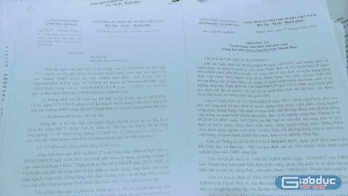 Nhiều văn bản phát ra trong kỳ thi tuyển dụng Giáo viên Trung học phổ thông công lập ở Thanh Hóa nhưng chưa được Sở Nội vụ và Sở Giáo dục và Đào tạo tỉnh Thanh Hóa thống nhất cho một số thí sinh. Ảnh: LC